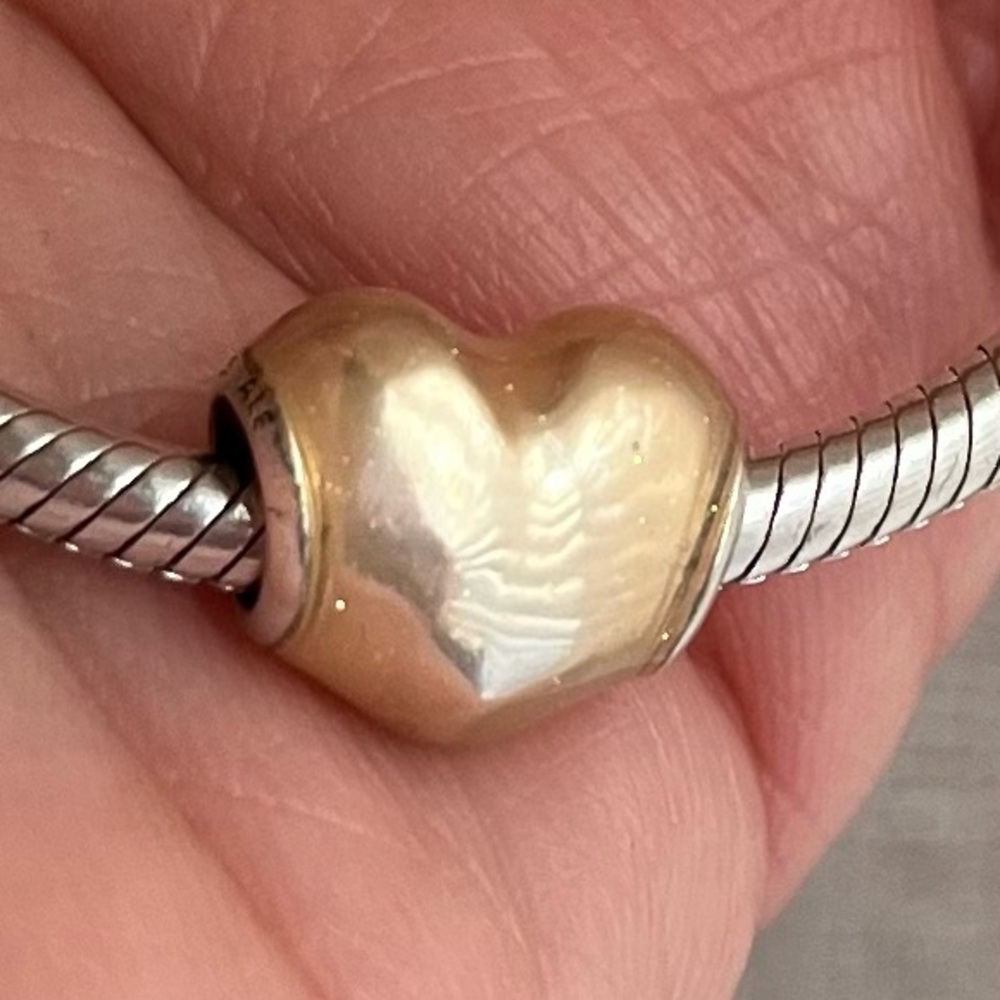 Pandora Glittering Heart Pink Charm